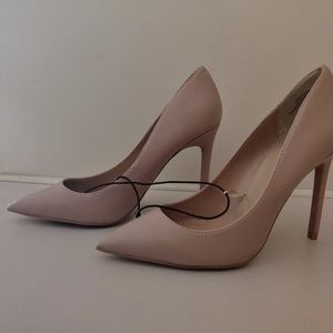 Express tan heels (new)